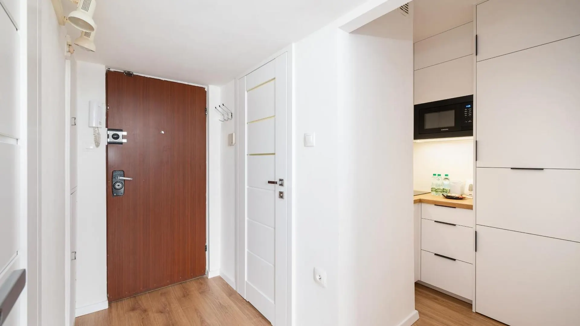 Krasinski Garden Comfort Apartment 바르샤바